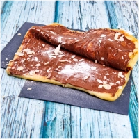 Warme msemen (Marokkaanse ambachtelijke pannenkoek) met dadelcrème, gesmolten kaas, honing, rozijnen en olijven<br><br>